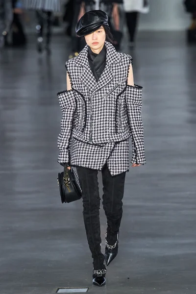 Look 22